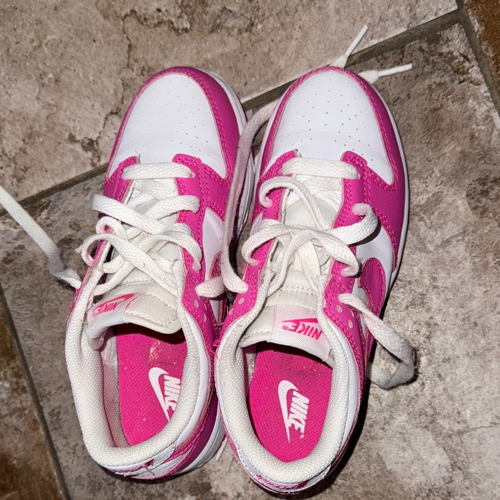 Nike dunks Pink and White Sneakers